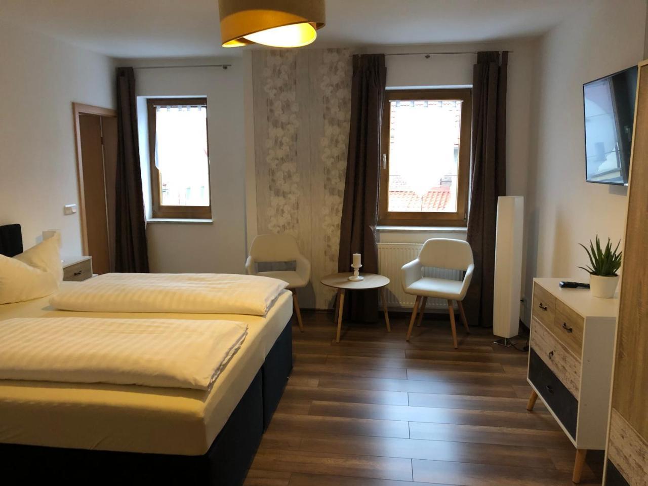 Hotel Garni Zum Rebstock ناومبورغ المظهر الخارجي الصورة