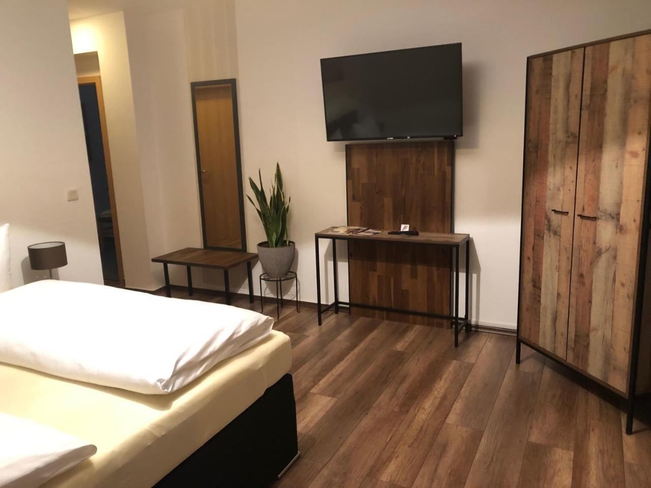Hotel Garni Zum Rebstock ناومبورغ المظهر الخارجي الصورة