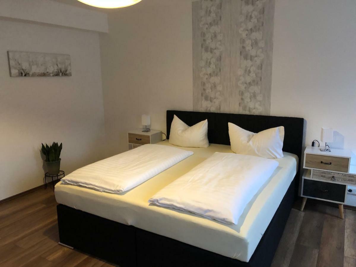 Hotel Garni Zum Rebstock ناومبورغ المظهر الخارجي الصورة