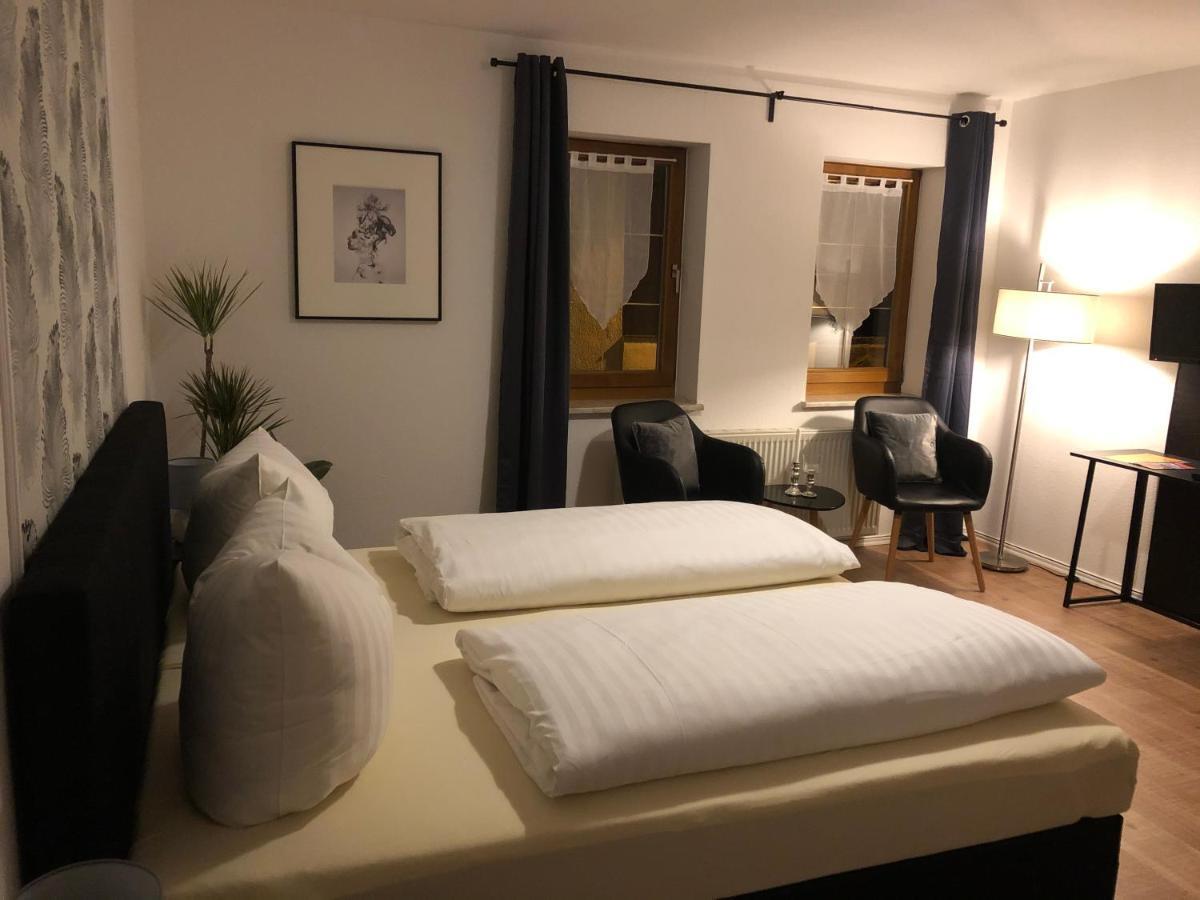 Hotel Garni Zum Rebstock ناومبورغ المظهر الخارجي الصورة
